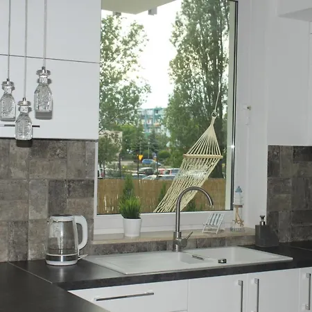 Sunny Sleeps 4 By The Beach With Garden Patio - Gdansk Przymorze Apartment Exterior photo