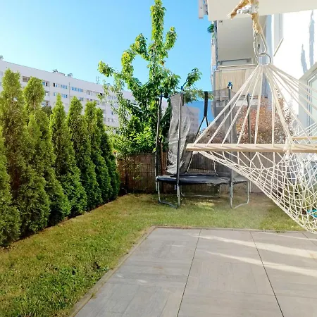 Sunny Sleeps 4 By The Beach With Garden Patio - Gdansk Przymorze Apartment Exterior photo